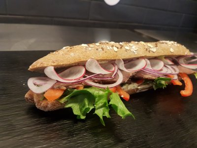 Baguette med assortert pålegg