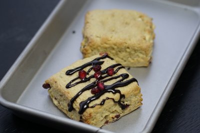 Scones med Tranebær og sjokolade